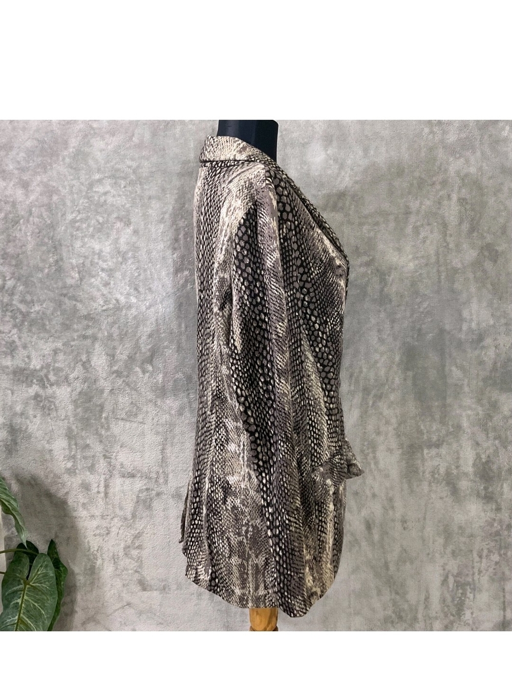 Chico Snake-Print Reptile - Gray/Black